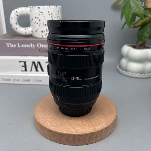 Canon 70mm 8 - f/2.8, usm